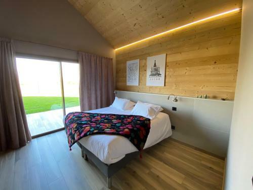 World Hotel