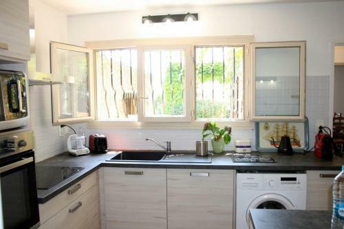 Villa de 140 M Carr� Climatis�e � 10 Min de La Plage