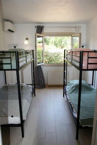 Villa de 140 M Carr� Climatis�e � 10 Min de La Plage