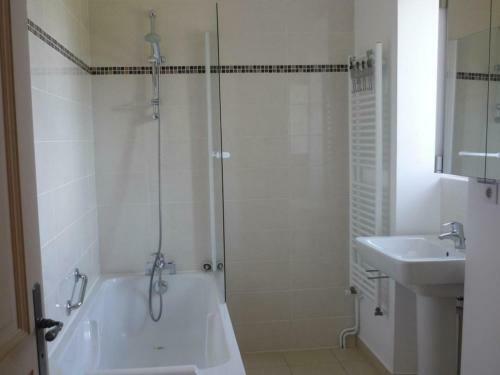 G�te Sarlande, 3 Pi�ces, 5 Personnes - Fr-1-616-52