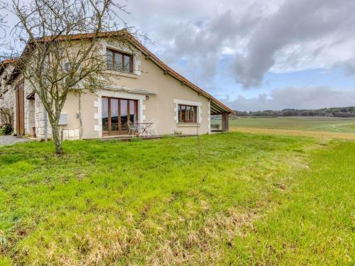 Captivating Holiday Home In Scorbe-clairvaux With Terrace