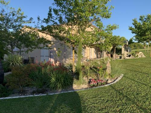 Chic Apartment In Segonzac With Swimming Pool