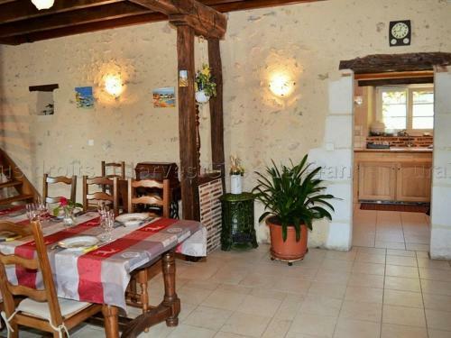 G�te Semblan�ay, 3 Pi�ces, 4 Personnes - Fr-1-381-497