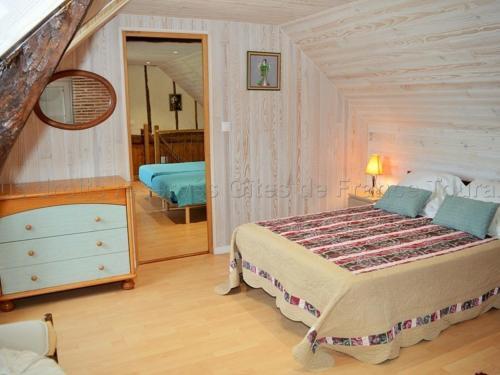 G�te Semblan�ay, 3 Pi�ces, 4 Personnes - Fr-1-381-497