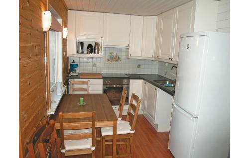 Holiday Home Strandvik H�vik