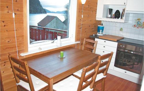 Holiday Home Strandvik H�vik