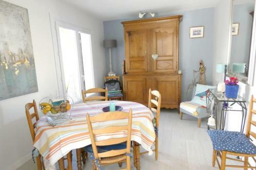 Villa With Swimming Pool Six-fours