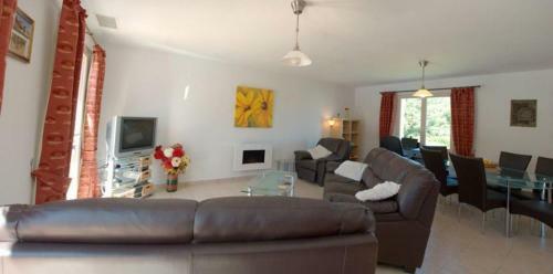 Lovely 3-bed Villa In Les Cammazes