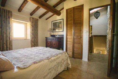 Maison de Charme Dans Domaine 17�me