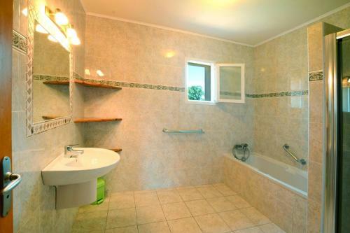 Apartamento R�sidence Mare E Sole In Taglio Isolaccio - Kor01039-byf