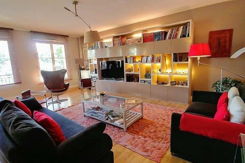 Beautiful Apartment Talence With Parking