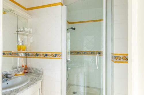 Theoule-sur-mer Villa Sleeps 8 Pool Air Con Wifi