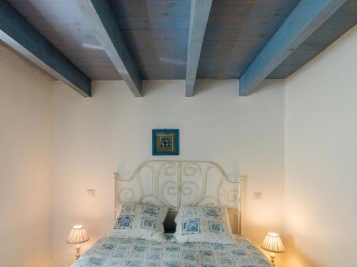 Luxurious Cottage In Thenon With Private Pool