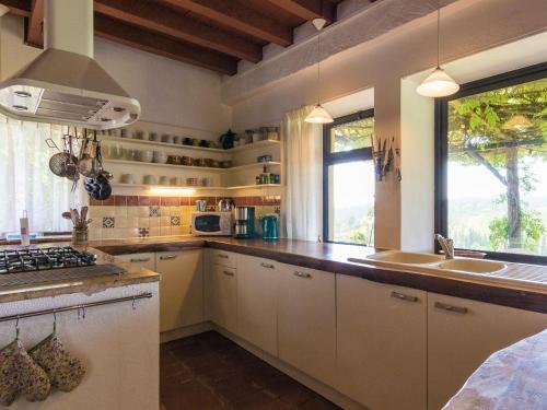 Beautiful Holiday Home In Thenon With Swimming Pool