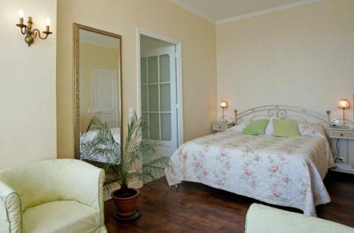 Villa With Private Beach - Villa Lou Cade