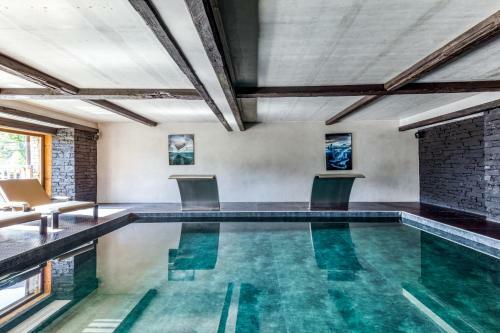 Chalet Carte Blanche Tango Charlie