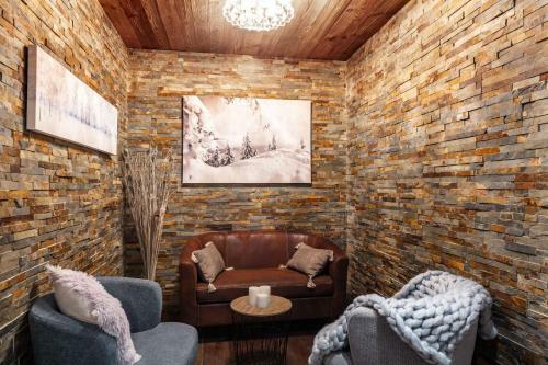 Chalet Carte Blanche Tango Charlie