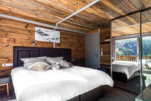 Chalet Carte Blanche Tango Charlie