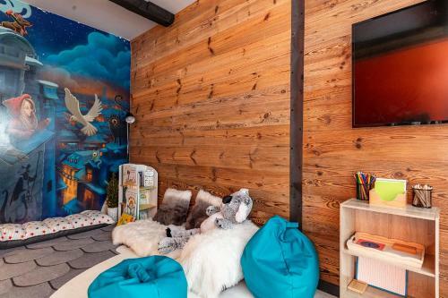 Chalet Carte Blanche Raven