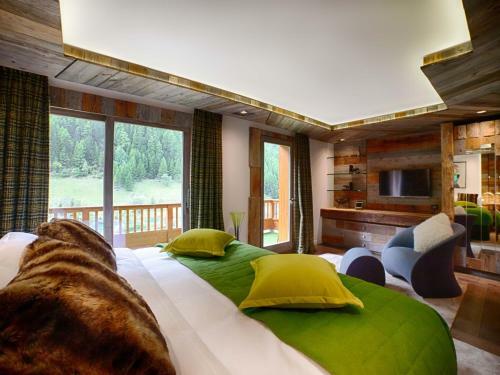 Luxurious Penthouse In Tignes With Jacuzzi
