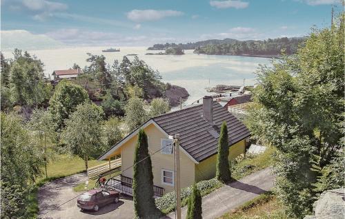 Holiday Home Hatlestrand Hatlestrandsvegen V