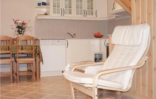 Holiday Home Hatlestrand Hatlestrandsvegen II