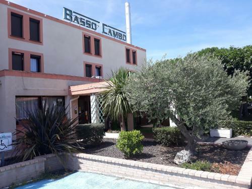 Metrhotel Basso Cambo