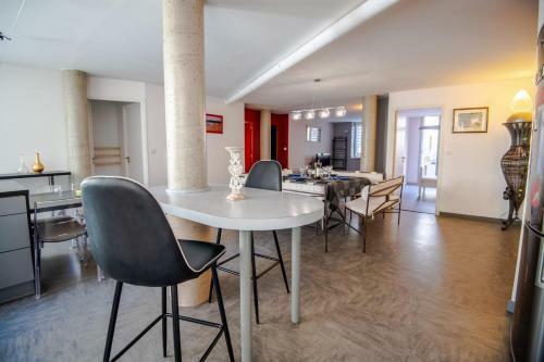 Apartamento Appartement Design Style Loft Avec 3 Chambres Et Parking