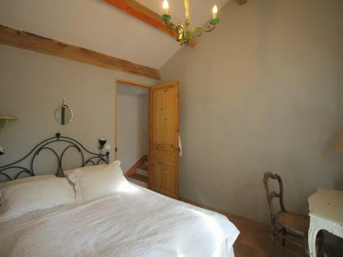 Luxurious Mansion With Swimming Pool In Vaison-la-romaine