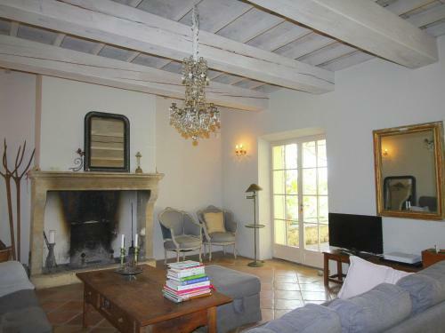 Luxurious Mansion With Swimming Pool In Vaison-la-romaine