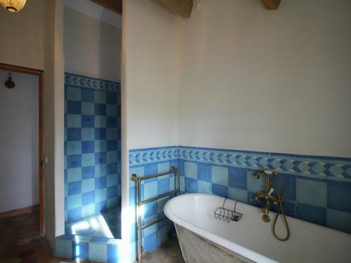 Luxurious Mansion With Swimming Pool In Vaison-la-romaine