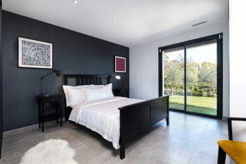 Luxury Villa In Valbonne With Pool And Garden
