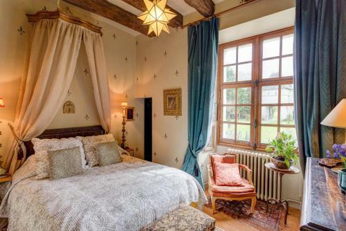 Varennes-sur-loire Villa Sleeps 6 Pool Wifi