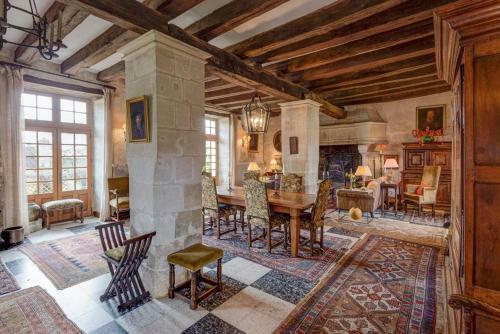 Varennes-sur-loire Villa Sleeps 6 Pool Wifi