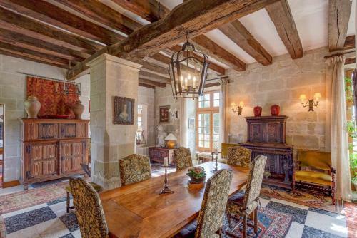 Varennes-sur-loire Villa Sleeps 6 Pool Wifi