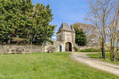 Varennes-sur-loire Villa Sleeps 6 Pool Wifi