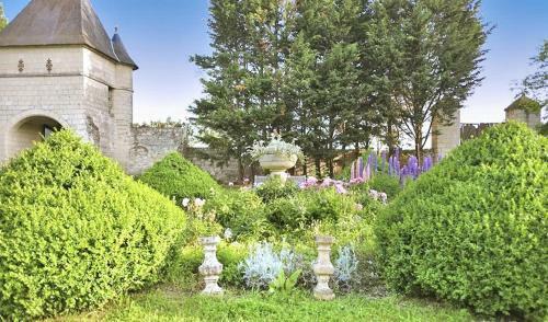 Varennes-sur-loire Villa Sleeps 6 Pool Wifi