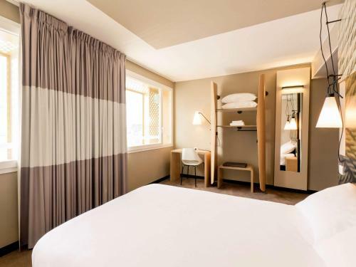 Hotel Ibis Lyon Carre de Soie