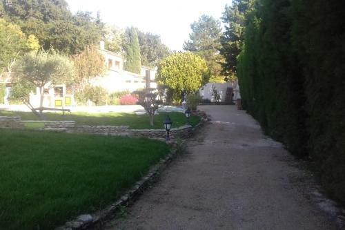 Apartamento Provencal House With Pool