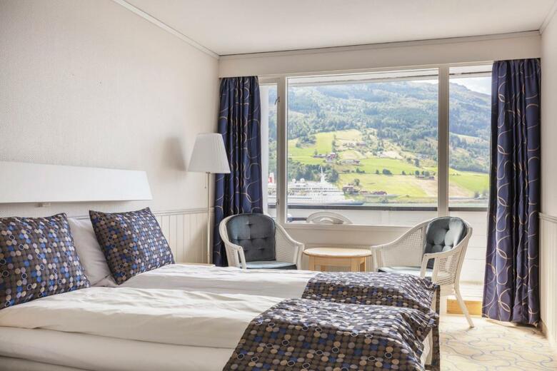 Olden Fjordhotel