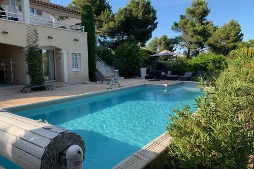 Beautiful Villa With Swimming Pool And Spa