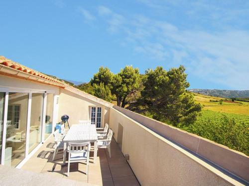 Apartamento Charming Villa In Villes�que-des-corbi�res With Jacuzzi