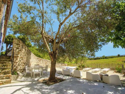 Apartamento Charming Villa In Villes�que-des-corbi�res With Jacuzzi
