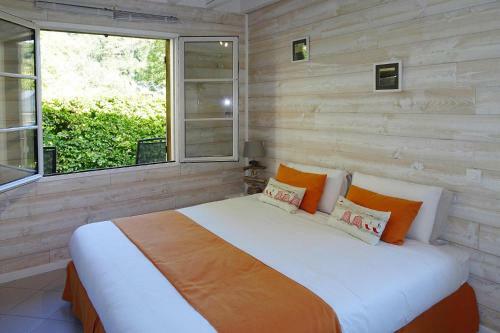 Holiday Home St- Martin-aux-buneaux - Nmd01093-f