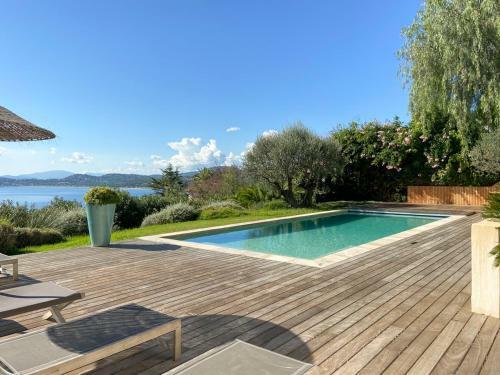 Les Issambres Villa Sleeps 12 With Pool And Air Con