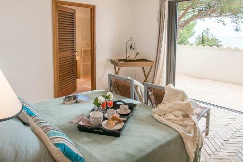 Les Issambres Villa Sleeps 12 With Pool And Air Con