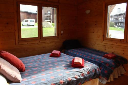Brilliantly Located Spacious 4-bedroom Chalet