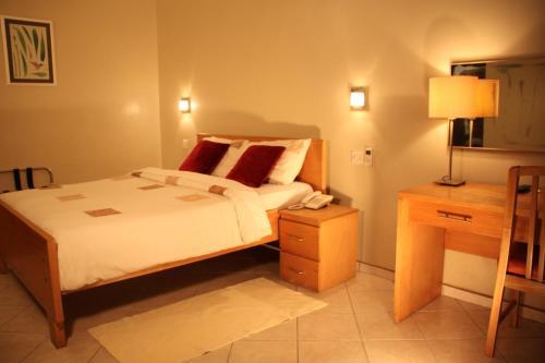 Aparthotel Cata Apartment Hotel And Spa