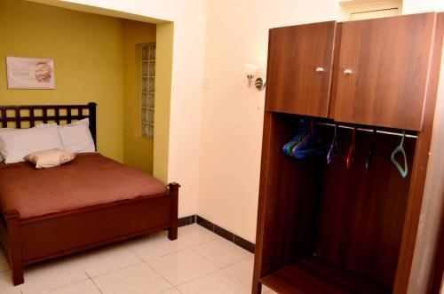 Hotel Swiss Cottage Suites