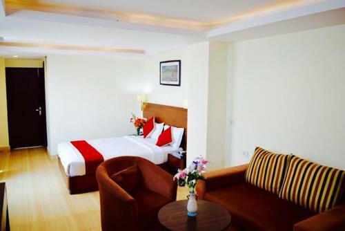 Hotel Regal Airport